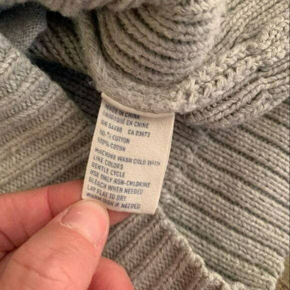 American eagle womens size small gray knit button cardigan with  front pockets - Picture 7 of 8